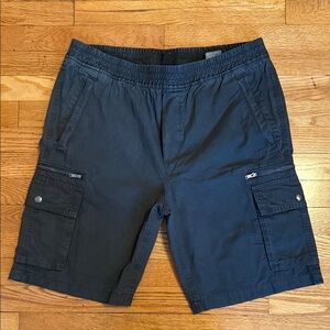 H&M REGULAR-FIT CARGO SHORTS DARK GREEN MEDIUM